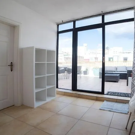 Spacious 5-bedrooms House With Large Terrace/bbq *