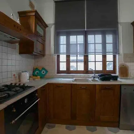 Spacious 5-bedrooms House With Large Terrace/bbq فيلة سليمة