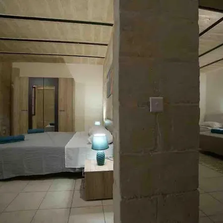 Spacious 5-bedrooms House With Large Terrace/bbq فيلة